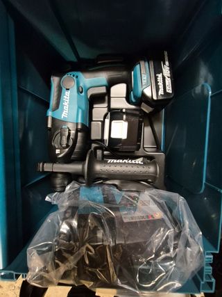 Martillo ligero makita