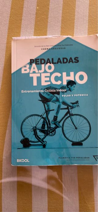 Rodillo virtual bici bkool y libro de entenamiento