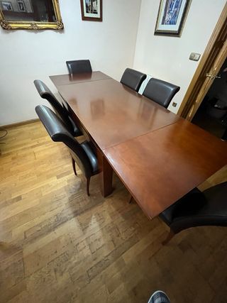 Mesa de madera maciza extensible y 6 sillas