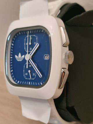 Reloj Adidas Retro Wave Two