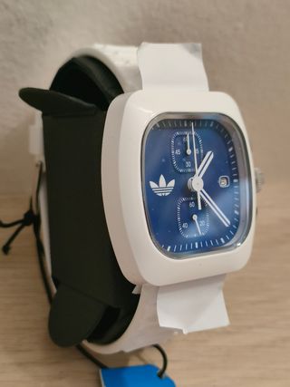 Reloj Adidas Retro Wave Two