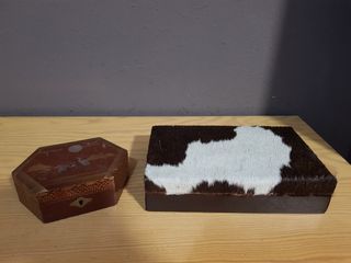 Caja de tabaco. Joyero de madera. Todo vintage.