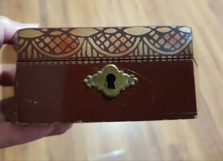 Caja de tabaco. Joyero de madera. Todo vintage.