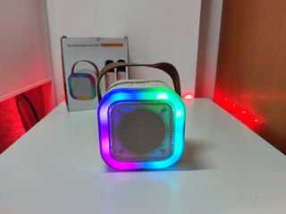 KARAOKE ALTAVOZ CON LUCES DE COLORES NUEVO 