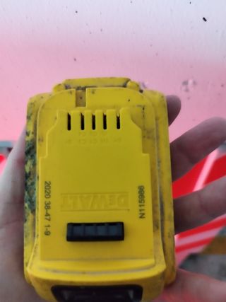 Batería Dewalt 2 amperios 18v