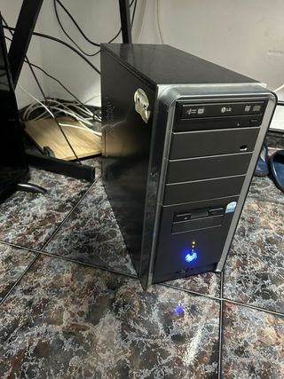 Ordenador de sobremesa LG