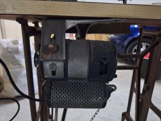 Máquina de Costura Eléctrica Singer