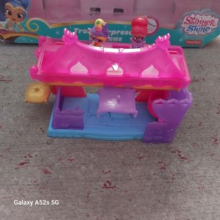 Shimmer&Shine casita con muñeca y masco
