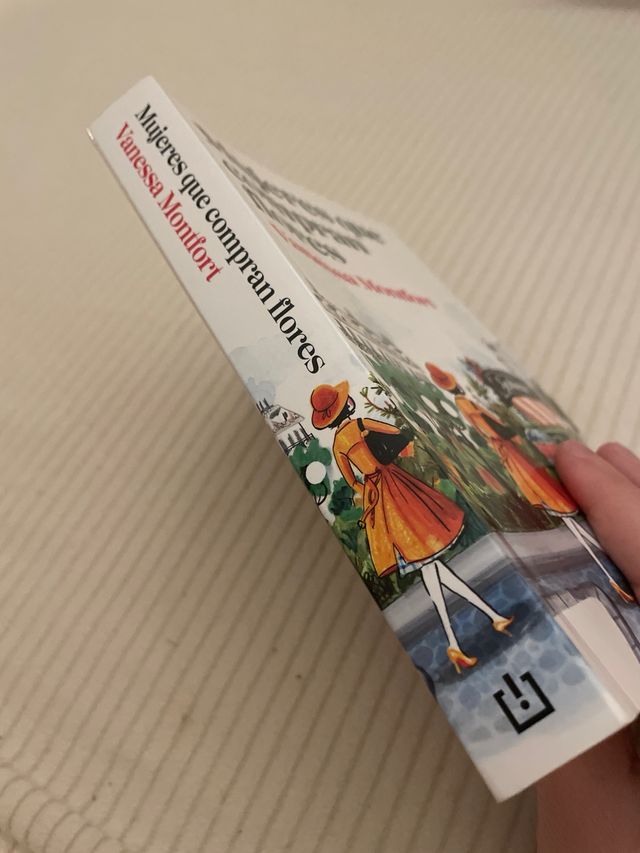 Mujeres que compran flores