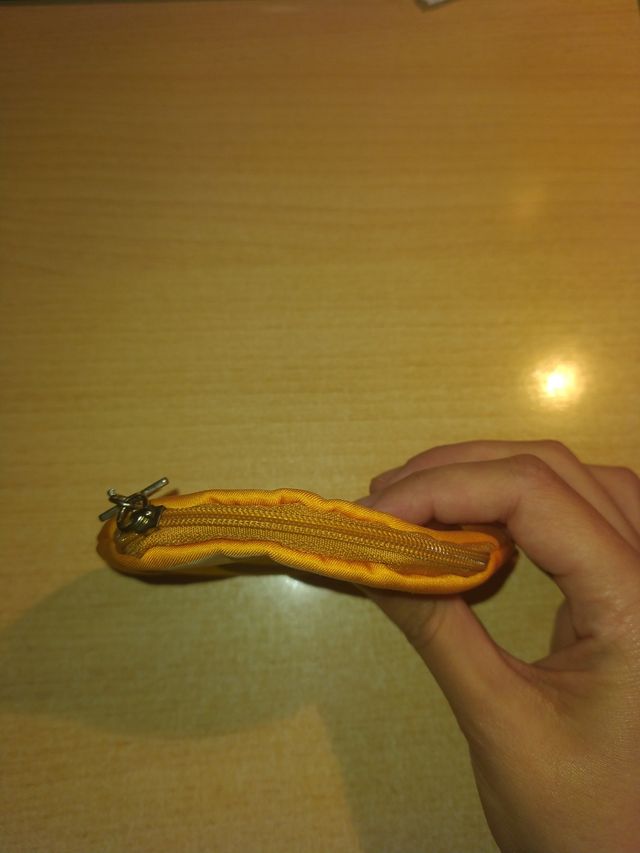 Monedero emoticono enamorado