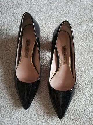 Zapatos de charol Zara tacón cuadrado punta aguda