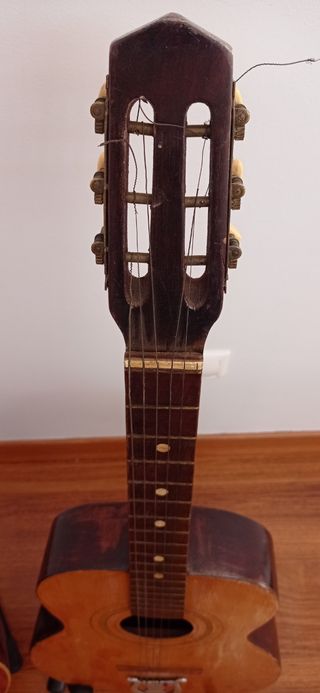 Guitarra acustica Framez italiana años 50.