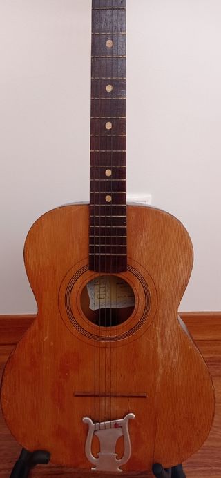 Guitarra acustica Framez italiana años 50.