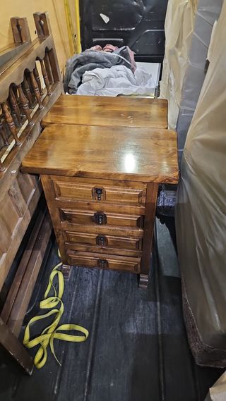 Dormitorio italiano de madera tallada