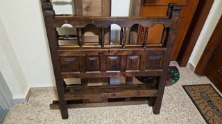 Dormitorio italiano de madera tallada