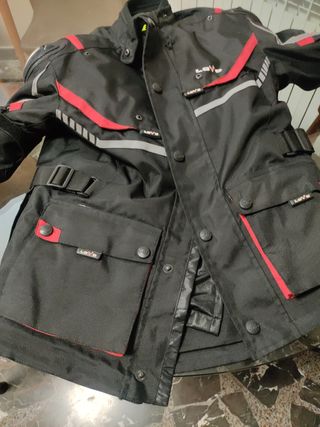 Chaqueta y pantalón moto a juego