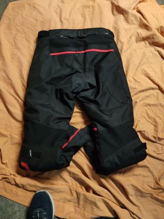 Chaqueta y pantalón moto a juego