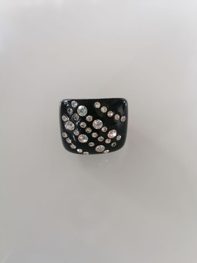 Anello bigiotteria con brillantini nero