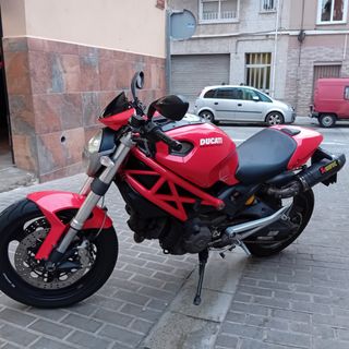 Ducati monster 696