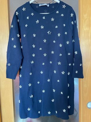 Vestido punto perlas zara