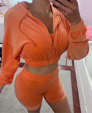 Sudadera short y top naranja