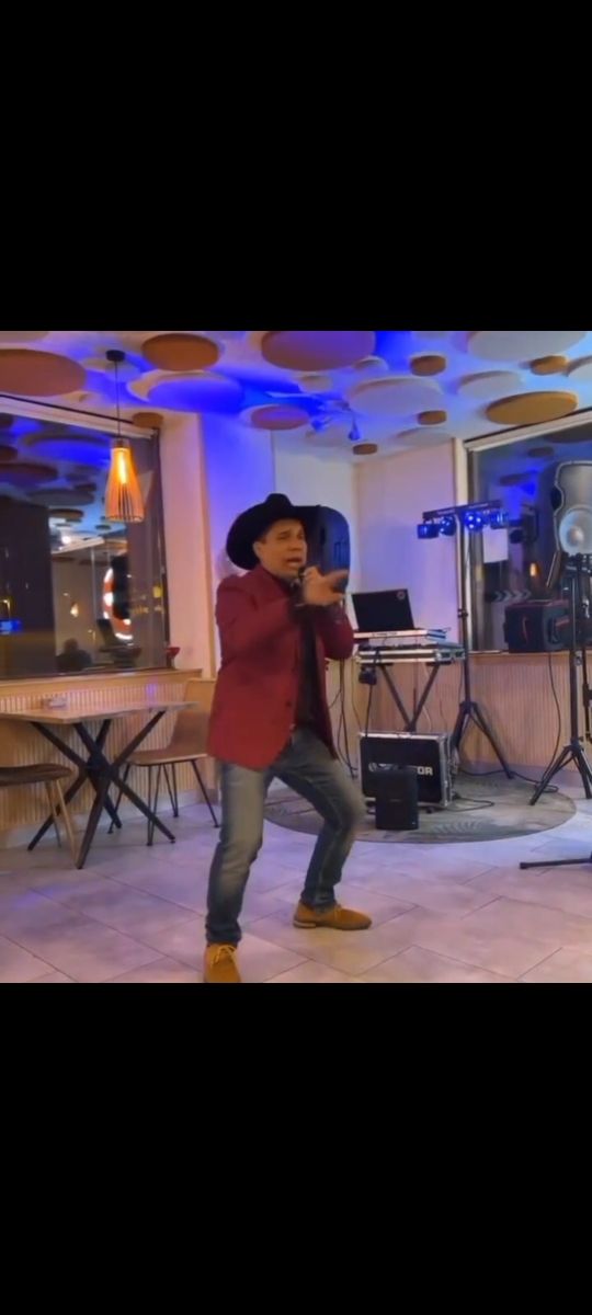 Cantante "El Cardenalito"... Tlf. 625740631