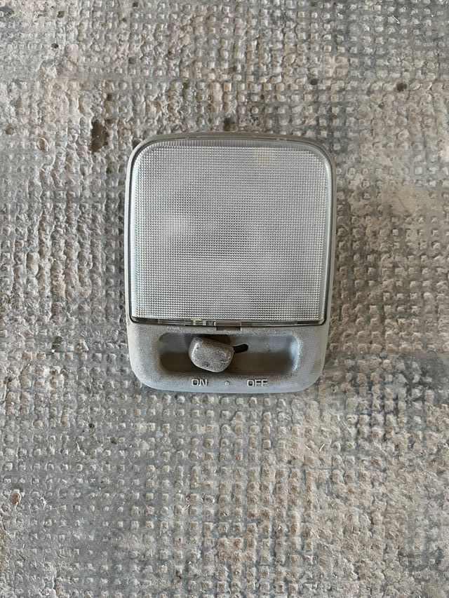 Luz techo Nissan navara