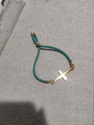 Pulsera cordón turquesa cruz acerodorado