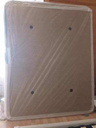 Base tapizada con patas 150x190