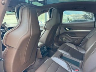 PORSCHE Taycan 4S