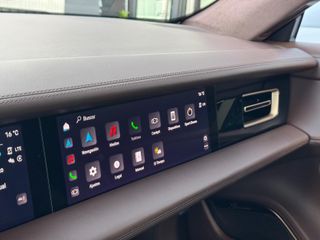 PORSCHE Taycan 4S