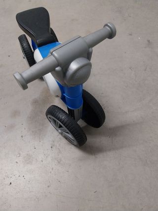 Se vende una motor de niños en buen estado