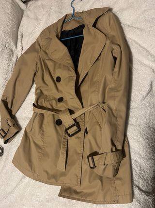 Gabardina beis stradivarius talla s