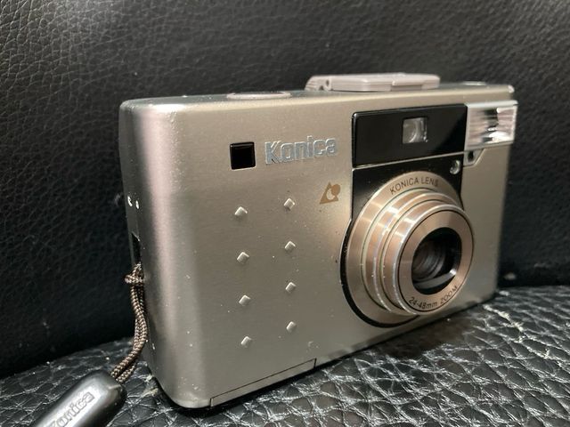 Camara konica revio z2