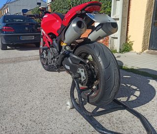 Ducati Monster 796 ABS