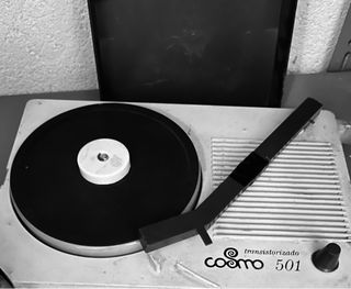Tocadiscos Cosmo 501 de Época  