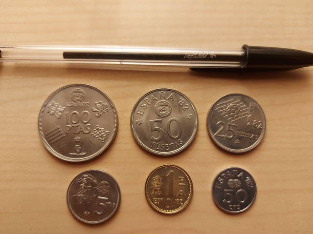 Colección 8 monedas Mundial España 82 pesetas