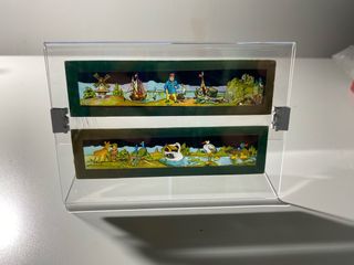 Cristales de linterna magica enmarcados.