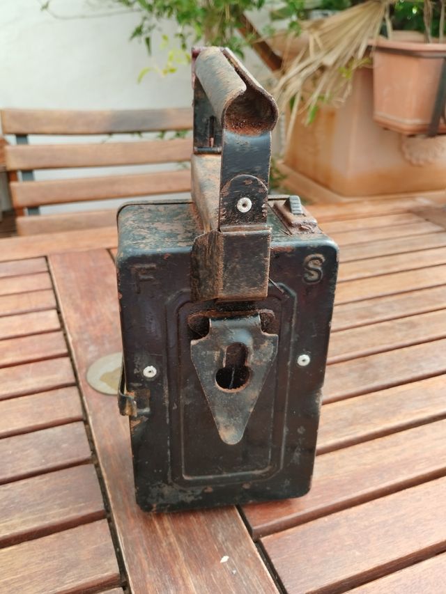 Lampada ferroviaria. Italia anni 60