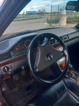 Mercedes-Benz Clase E 1992