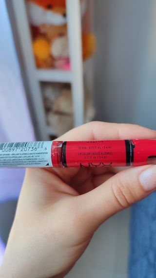 Pintalabios NYX rojo ShineLoud 