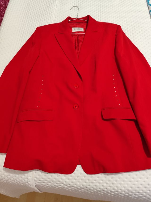 Bellissimo blazer primaverile rossa