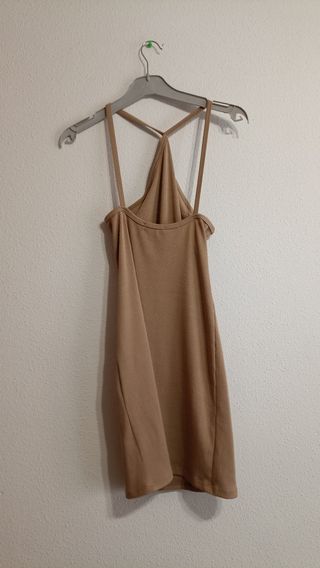 Vestido corto marrón beige ajustado Pull&Bear