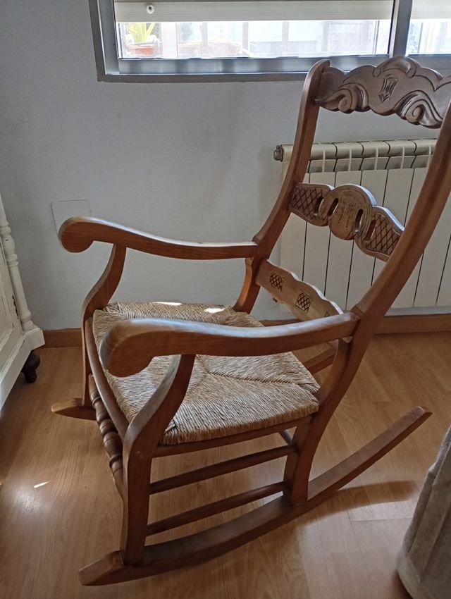 Mecedora de madera
