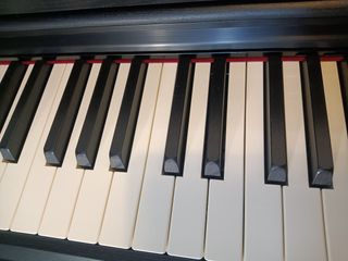 Piano digital Yamaha CLP 725