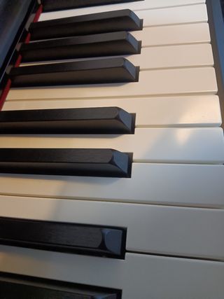 Piano digital Yamaha CLP 725
