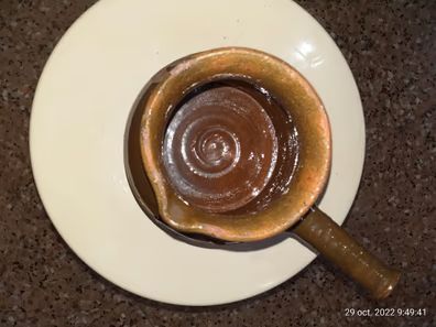 CHOCOLATERA ANTIGUA DE BARRO