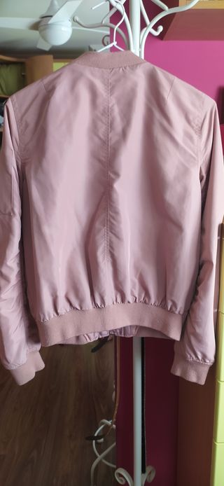 Cazadora bomber rosa