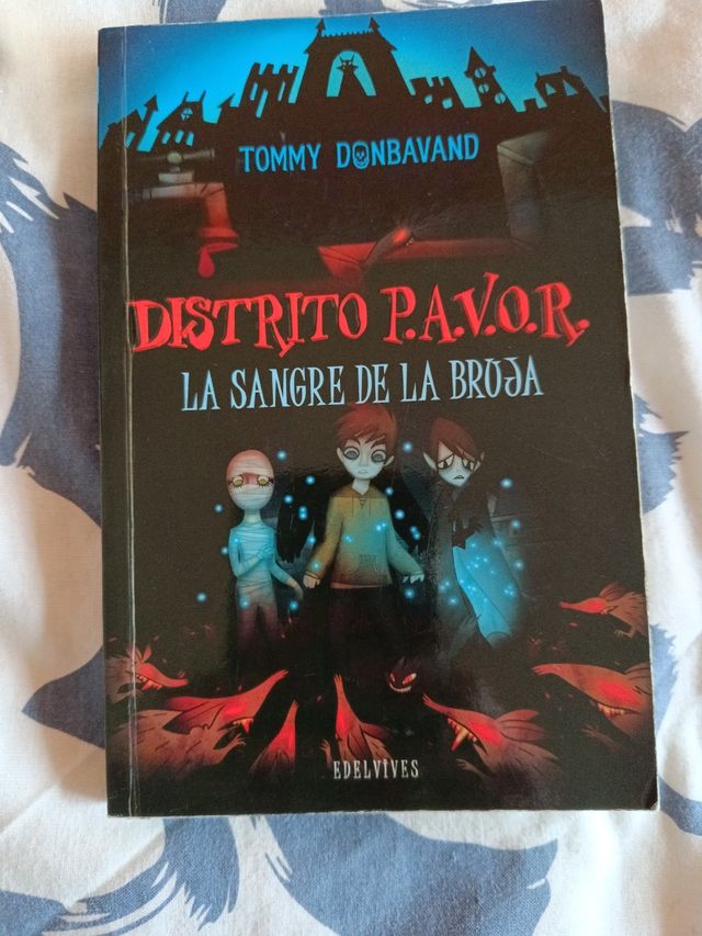 La sangre de la bruja (Distrito P.A.V.O.R / Scream Street) (Spanish Edition)