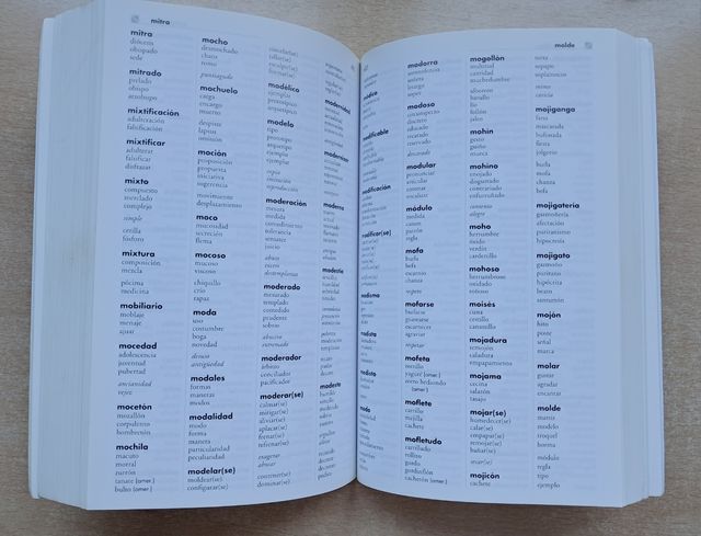 Diccionario de sinónimos y antónimos